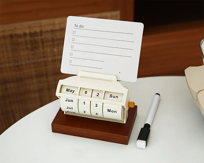 Personalized Desk Calendar